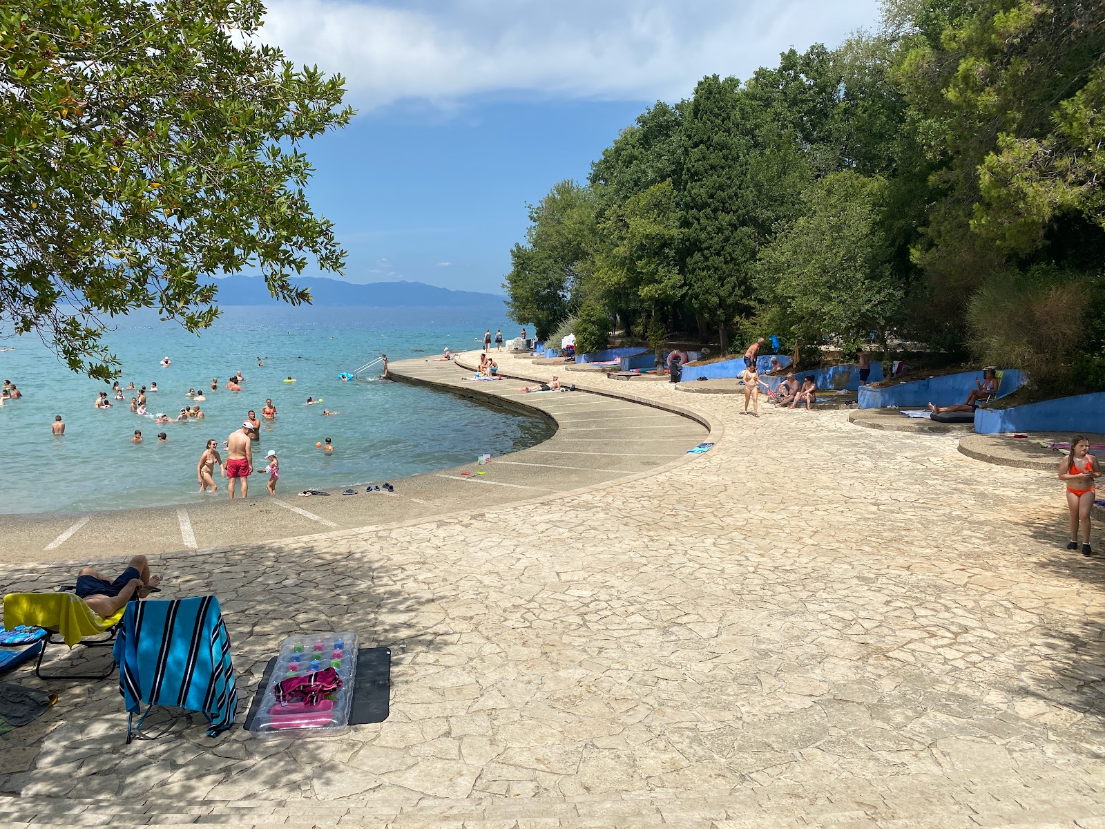 Foto di Haludovo Beach area servizi