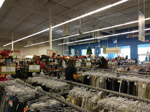 Thrift Store «Lindsay & Warner Goodwill Retail Store & Donation Center», reviews and photos, 874 E Warner Rd, Gilbert, AZ 85296, USA