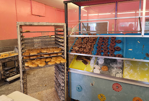 Coffee Shop «Dixie Cream Donuts», reviews and photos, 3210 Orange Ave, Fort Pierce, FL 34947, USA