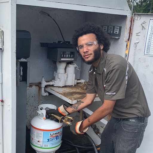 Truck Rental Agency «U-Haul Moving & Storage of Brockton», reviews and photos, 661 N Main St, Brockton, MA 02301, USA