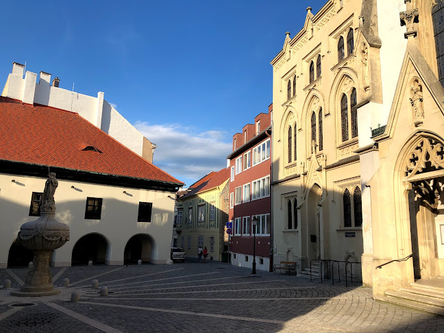 Sopron, Orsolya tér 2-3, 9400 Magyarország