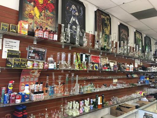 Tobacco Shop «Famous Smoke Shop», reviews and photos, 3022 Stockton Blvd # 6, Sacramento, CA 95820, USA
