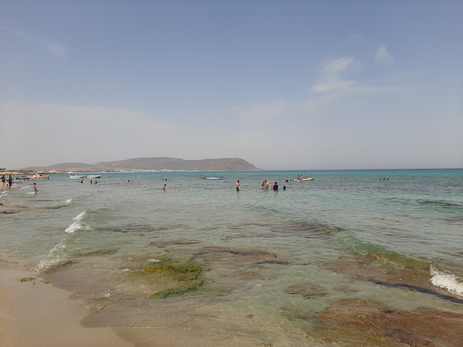 Fotografija Dar Allouche Beach z dolga ravna obala