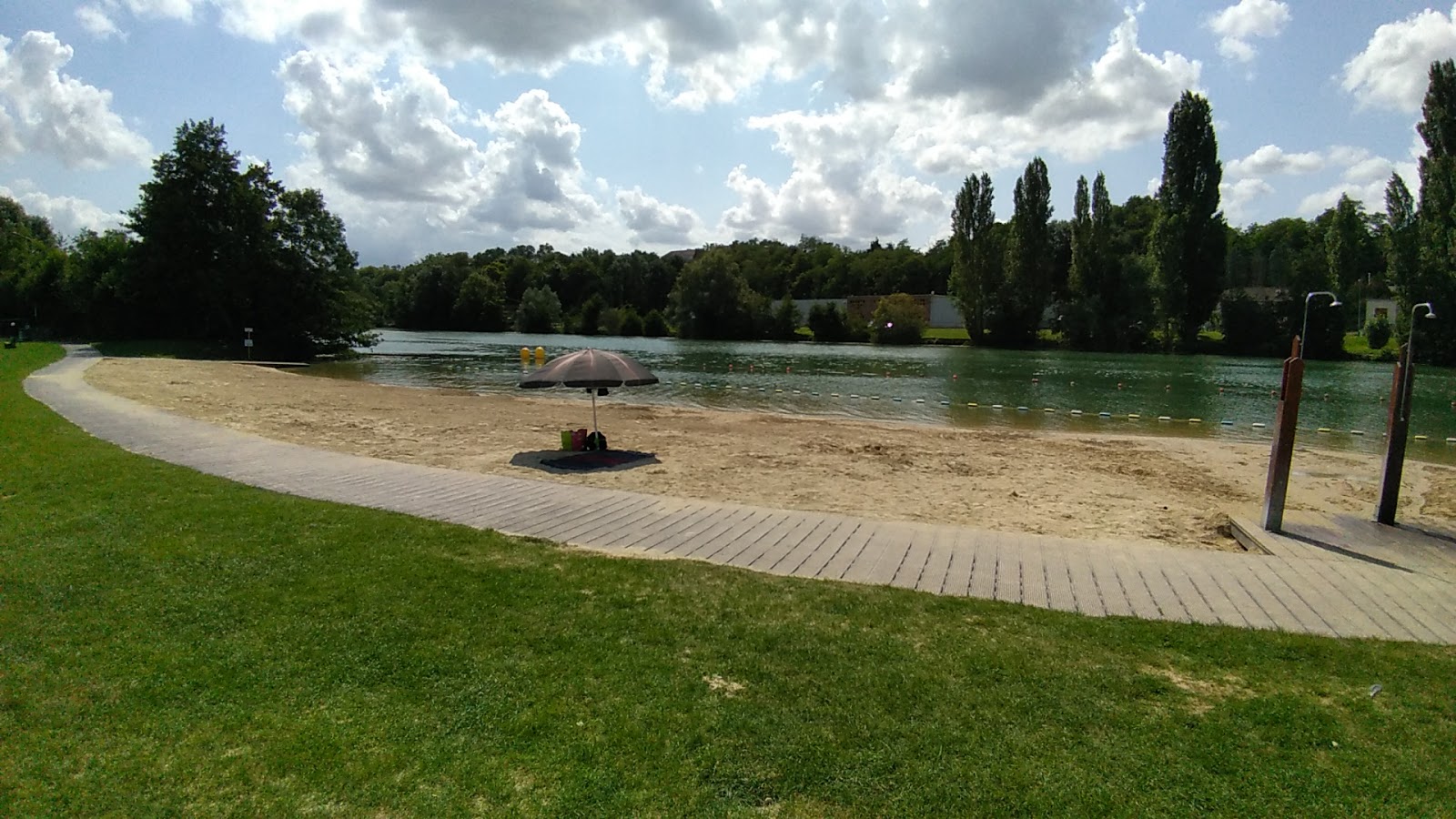 Photo de Plage de Meaux - bon endroit convivial pour les animaux de compagnie pour les vacances
