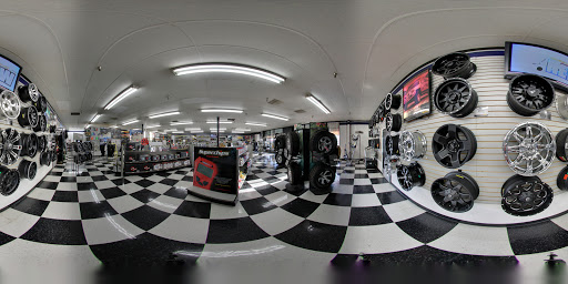 Truck Accessories Store «4 Wheel Parts - Fresno», reviews and photos, 4326 N Blackstone Ave, Fresno, CA 93726, USA