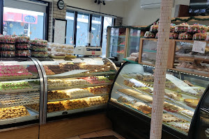 Elm St Bakery