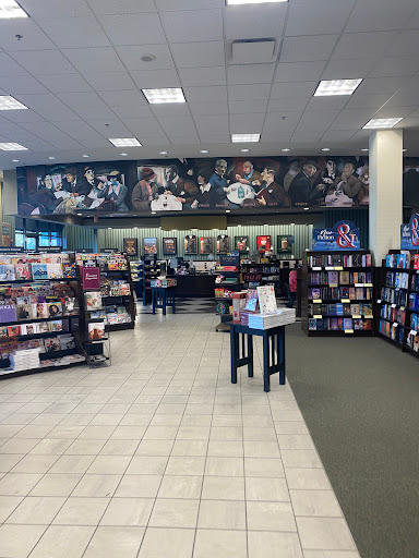Barnes & Noble image