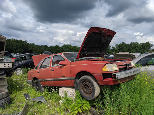 Salvage Yard «EZ Pull & Save Auto Parts», reviews and photos, 2401 Summer Valley Rd, New Ringgold, PA 17960, USA