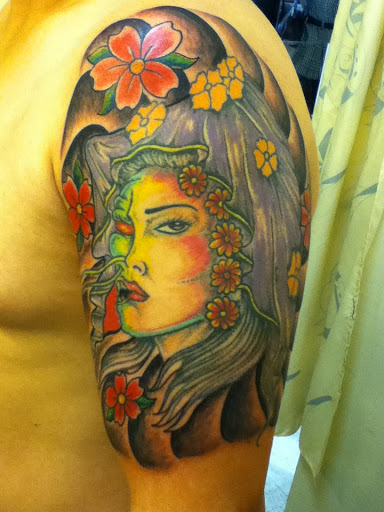 Tattoo Shop «Hollywood Tattoos», reviews and photos, 104 Market St, Newark, NJ 07102, USA