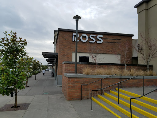 Clothing Store «Ross Dress for Less», reviews and photos, 3255 SW Cedar Hills Blvd, Beaverton, OR 97005, USA