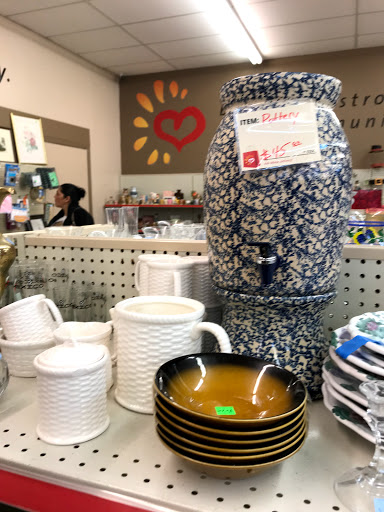 Thrift Store «Metrocrest Resale», reviews and photos, 2661 Midway Rd #207, Carrollton, TX 75006, USA