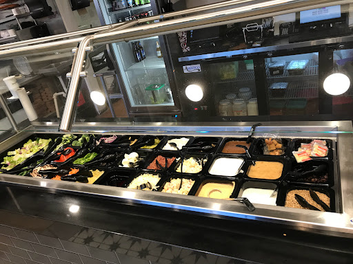 Pizza Restaurant «Round Table Pizza», reviews and photos, 815 1st St, Gilroy, CA 95020, USA