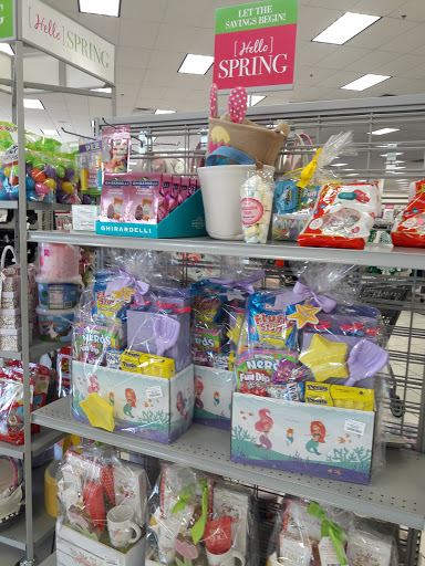 Clothing Store «Burlington Coat Factory», reviews and photos, 6120 Northwest Hwy, Crystal Lake, IL 60014, USA