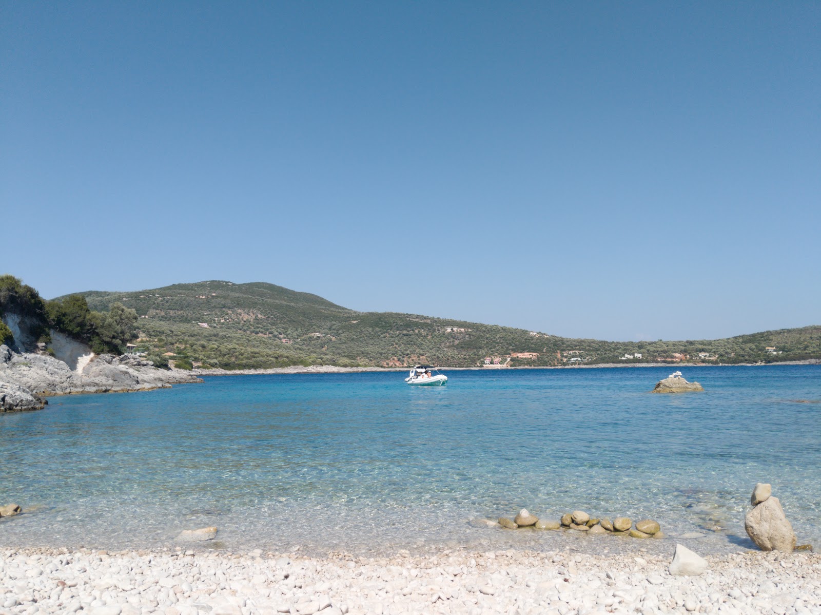 Photo of Kastri Beach with turquoise pure water surface