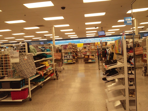 Clothing Store «Ross Dress for Less», reviews and photos, 3425 E Foothill Blvd, Pasadena, CA 91107, USA