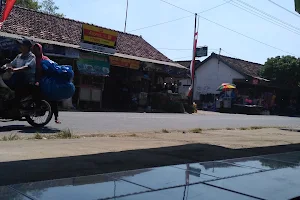 Pasar Tradisional Ngulaan image