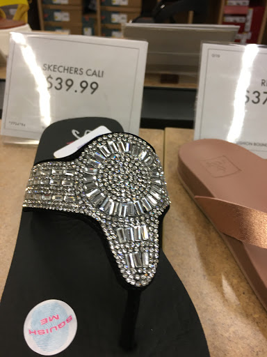 Shoe Store «DSW Designer Shoe Warehouse», reviews and photos, 7616 Farm to Market 1960 Rd W, Houston, TX 77069, USA