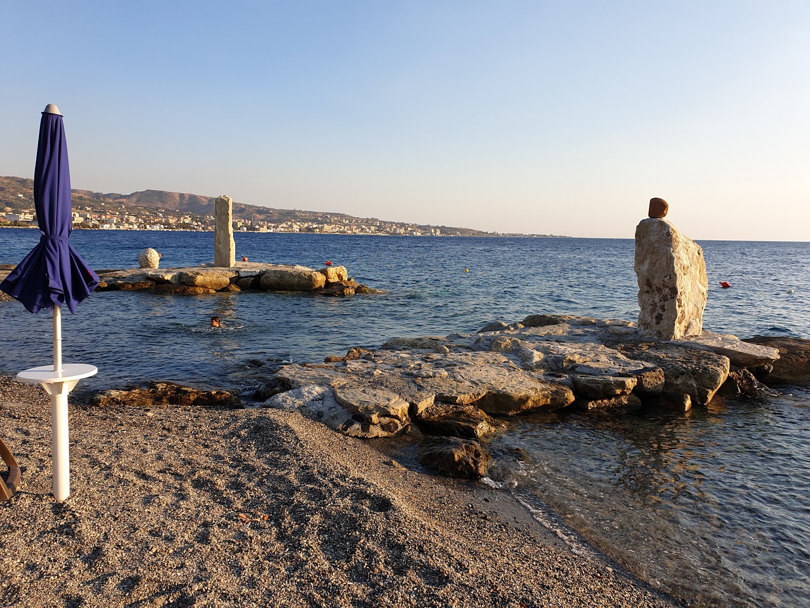 Φωτογραφία του Marina di Porto Bolaro με επίπεδο καθαριότητας εν μέρει καθαρό