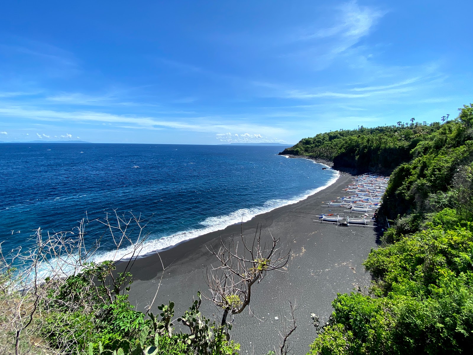 Foto di Black Sand Beach e l'insediamento