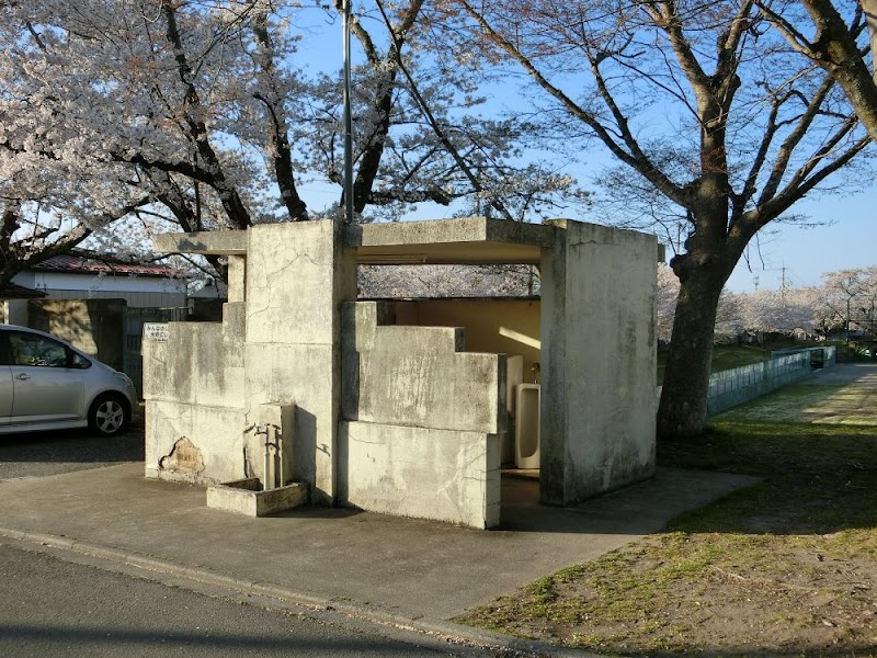 小牛田公園 トイレ