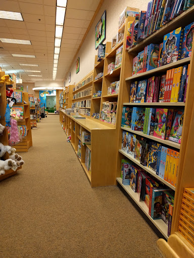 Book Store «Barnes & Noble», reviews and photos, 735 Haywood Rd, Greenville, SC 29607, USA