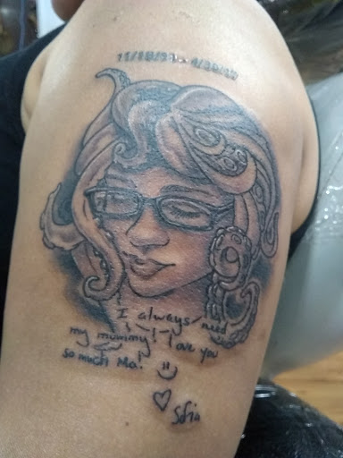 Tattoo Shop «Steel Heart Tattoo», reviews and photos, 40 E Market St, Harrisonburg, VA 22801, USA