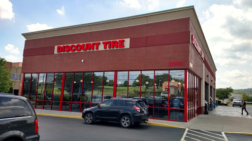 Tire Shop «Discount Tire Store - Spring Hill, TN», reviews and photos, 3000 Belshire Village Dr, Spring Hill, TN 37174, USA
