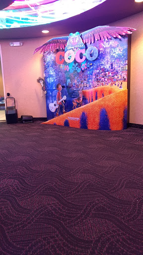 Movie Theater «Regal Cinemas Fairfield Commons 20 & RPX», reviews and photos, 2651 Fairfield Commons, Beavercreek, OH 45431, USA