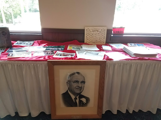 Golf Course «Chenoweth Golf Course & Banquet Facility», reviews and photos, 3087 Chenoweth Rd, Akron, OH 44312, USA