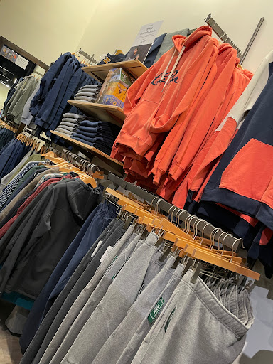 Clothing Store «L.L. Bean», reviews and photos, 4401 W 119th St, Leawood, KS 66209, USA