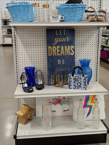 Thrift Store «Goodwill Central Texas - Lakeway», reviews and photos, 1901 RR 620 South, Lakeway, TX 78734, USA