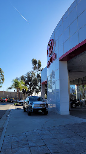 Toyota Dealer «Toyota Pasadena», reviews and photos, 3600 E Foothill Blvd, Pasadena, CA 91107, USA