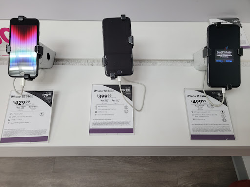 Cell Phone Store «MetroPCS Corporate Store», reviews and photos, 179 Elmira Rd j, Vacaville, CA 95687, USA