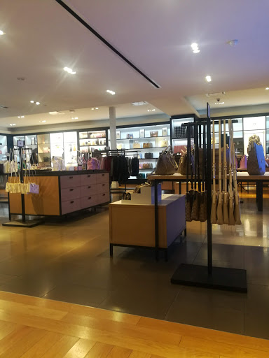 Clothing Store «Under Armour Factory House», reviews and photos, 3939 S Interstate Hwy 35 #650, San Marcos, TX 78666, USA