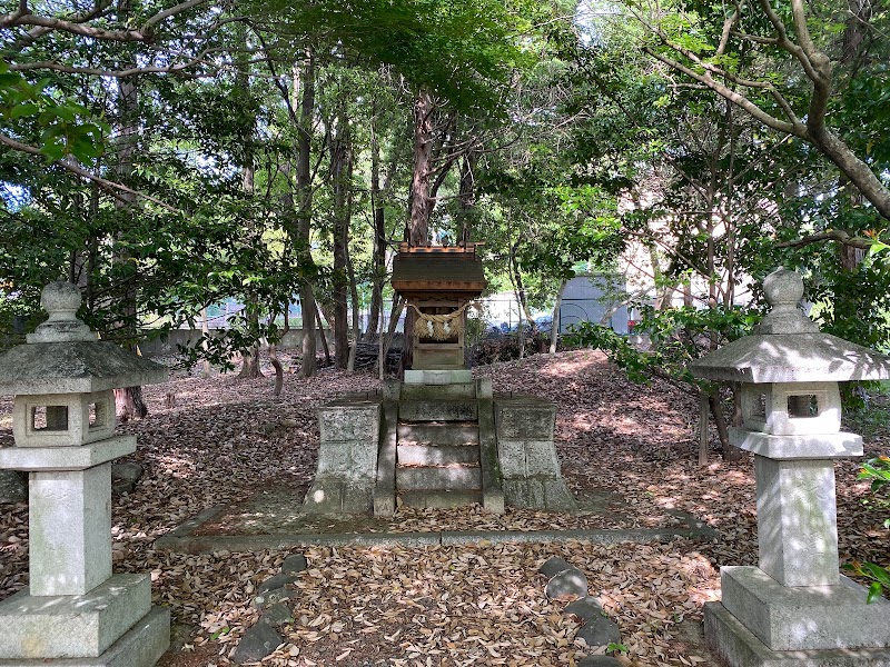 波岩神社