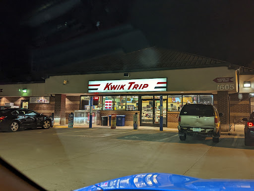 Convenience Store «Kwik Trip #411», reviews and photos, 1605 Annapolis Ln N, Minneapolis, MN 55441, USA