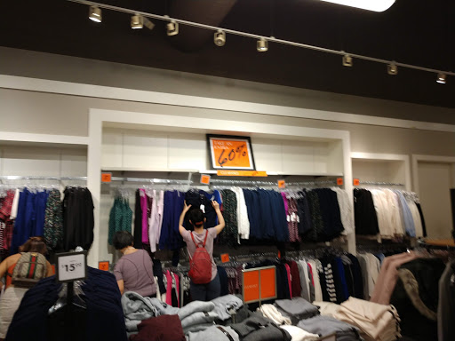 Clothing Store «Banana Republic», reviews and photos, 8200 Vineland Ave, Orlando, FL 32821, USA