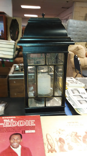 Used Furniture Store «Emmitsburg Auction», reviews and photos, 17319 N Seton Ave, Emmitsburg, MD 21727, USA