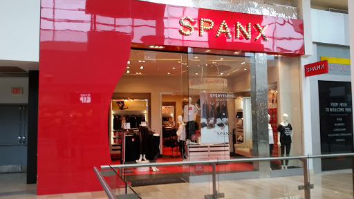 Shopping Mall «Westfield Garden State Plaza», reviews and photos, 1 Garden State Plaza, Paramus, NJ 07652, USA