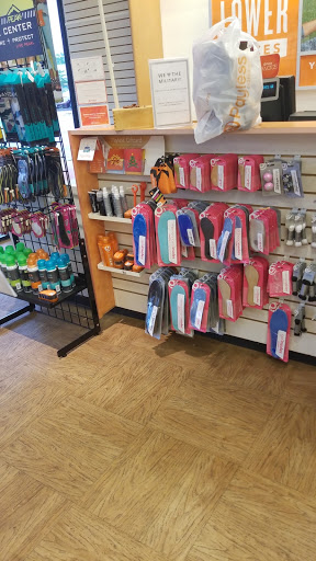 Shoe Store «Payless ShoeSource», reviews and photos, 7716 Richmond Hwy #9, Alexandria, VA 22306, USA