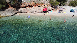 Foto di Zavala beach con molto pulita livello di pulizia