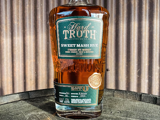 Liquor Store «Arcadia Foremost Liquors», reviews and photos, 3301 W North Ave, Chicago, IL 60647, USA