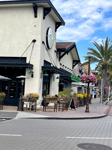 Shopping Mall «Flower Hill Promenade», reviews and photos, 2720 Via De La Valle, Del Mar, CA 92014, USA