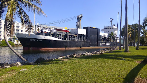 Park «Sewell Park», reviews and photos, 1801 NW S River Dr, Miami, FL 33125, USA