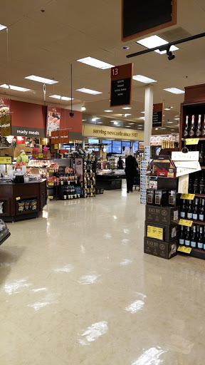 Grocery Store «Safeway», reviews and photos, 6911 Coal Creek Pkwy SE, Newcastle, WA 98059, USA