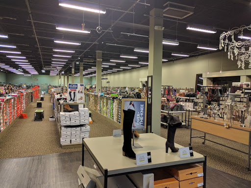 Shoe Store «DSW Designer Shoe Warehouse», reviews and photos, 8389 Leesburg Pike, Vienna, VA 22182, USA