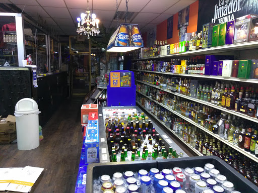 Liquor Store «Yolo Liquor Store», reviews and photos, 6101 Glenmont Dr, Houston, TX 77081, USA