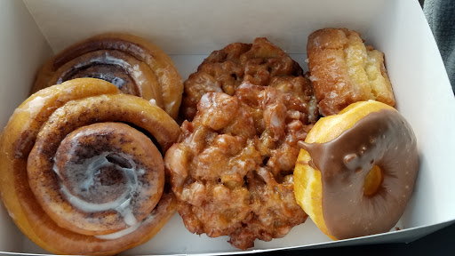 Donut Shop «Donut World», reviews and photos, 2509 Battleground Ave, Greensboro, NC 27408, USA