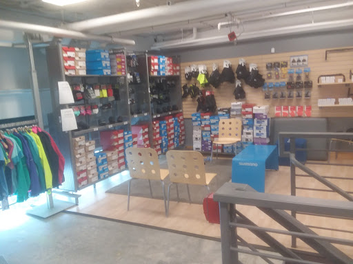 Bicycle Store «The Bicycle Planet», reviews and photos, 340 Robbins Ln, Syosset, NY 11791, USA