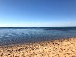 Zdjęcie Ranelagh Beach otoczony górami